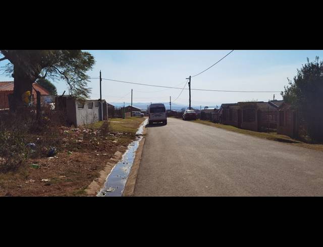 4 BEDROOM FREESTANDING FOR SALE IN MPOPHOMENI